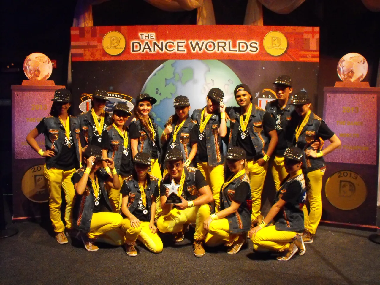 Primeros equipos representantes en Worlds y COA Ultimate — 2013 (2 de 10)